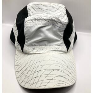 illumiNITE Adults White Reflective Vista Cap OS Walking Running Outdoor Safety